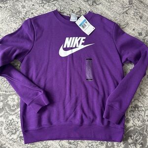 Nike women’s medium crew neck, new with tags
